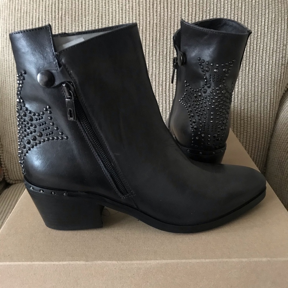FREEBIRD LUCY STUDDED GREY BOOTIE